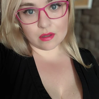 Krystelle Pink