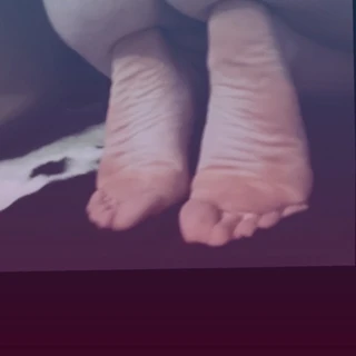 Kylie’s feet