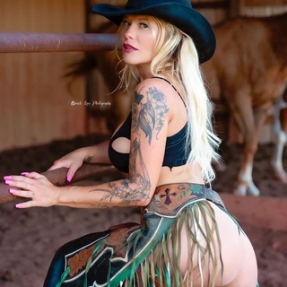 Lacy Scott 🌻