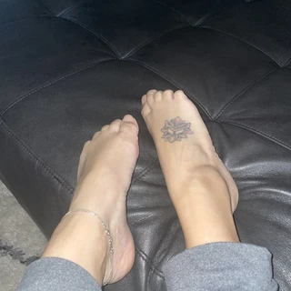 Laura’s Petite Feet