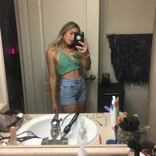 🦋 laur 🦋