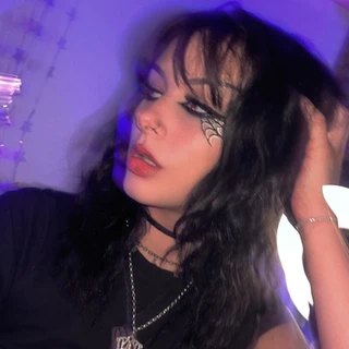 Hazel🕷