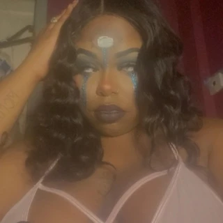 Laylaylicious😋🍑🥰💦