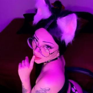 ༺ 𝕷𝖊𝖆𝖍 ༻