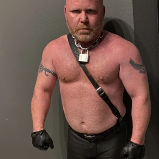 Leder Tank