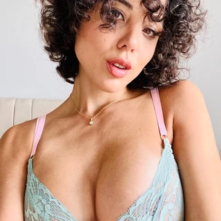 💋 LEXIE 💋