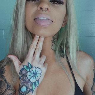 Nik 🖤