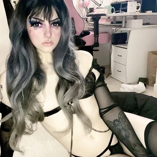 🦇𝔊𝔬𝔱𝔥 𝔊𝔬𝔡𝔡𝔢𝔰𝔰 𝔈𝔯𝔦𝔰🦇