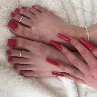 Lili.toes.feet