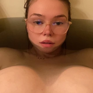 Lizzy B