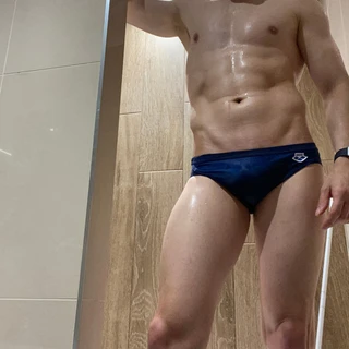 London_SpeedosLad