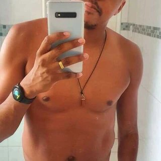 Gabriel R
