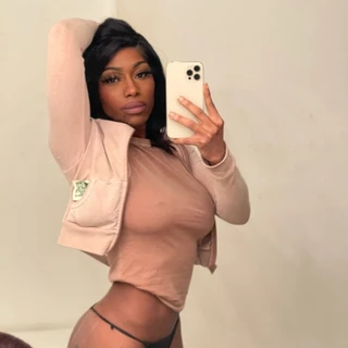 Lusty Lola 💦