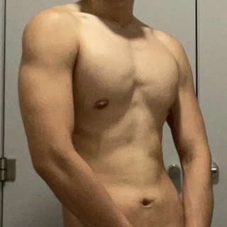L O U I S 🍆 💦