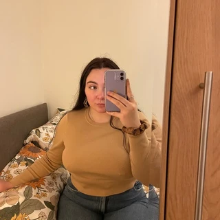 Lucy 🍑
