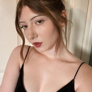Lucy Thorne - PREMIUM PAGE