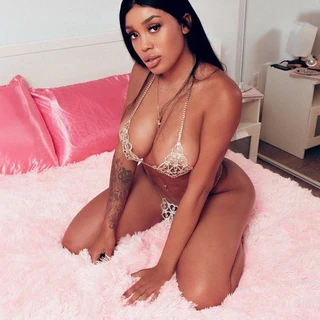 @luluhoneyz