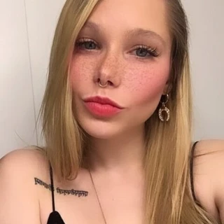 Pregnant Princess | blonde