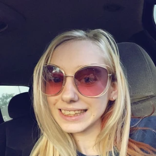 Lexi🐝
