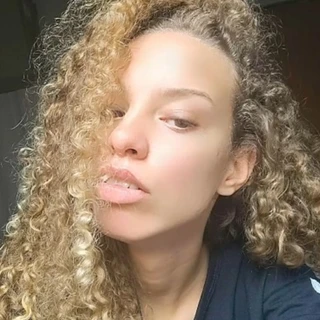 Nanda 🍑