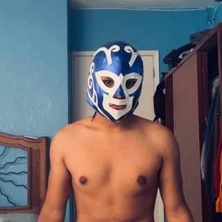 Masked Simón 😋