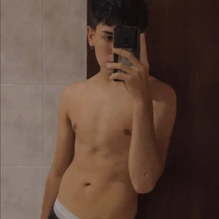 𝑴𝒂𝒙 𝑪𝒚𝒂𝒏 👑