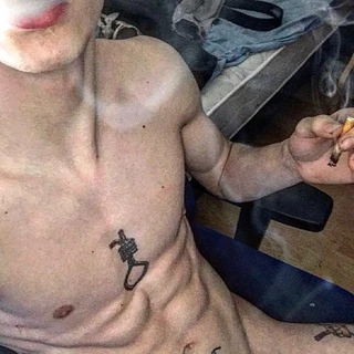 Skinnyyboyzz AKA ElPaPiDeTuHoe