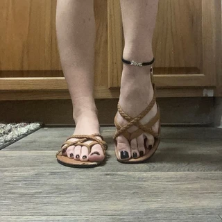 ✨ Feet pics ONLY ✨