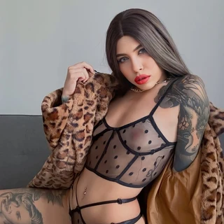 •. MEGAN CROSS ✨🔮
