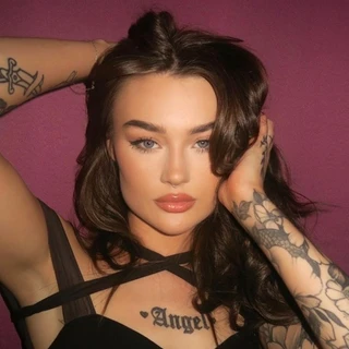 Meg feather