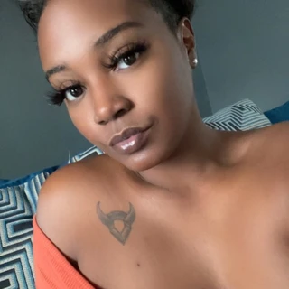 MeLaNiN_qUeeN👑32