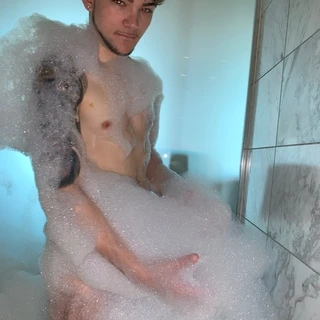 DJ