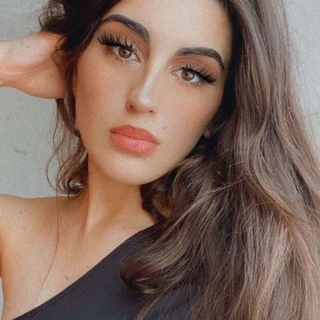 Mia Gashi 🍒