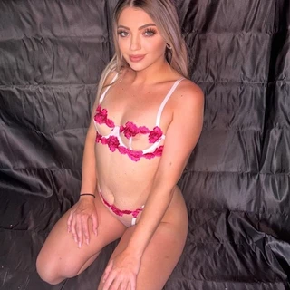 Mia