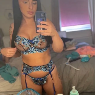 Midsize Mami😈