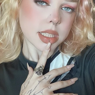 tinywh0re 🧚‍♂️