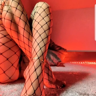 Miss Feetlicious | Toxic Erotica