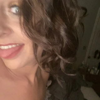 Miss Leigh— Fin/Foot Domme