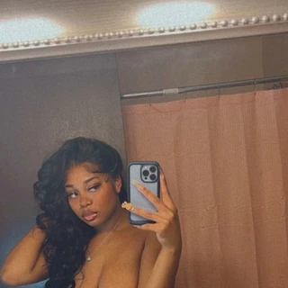 Naomi LOVE 🤎