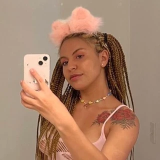 Alix Avery ✨