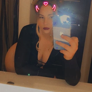 Dee 🌸