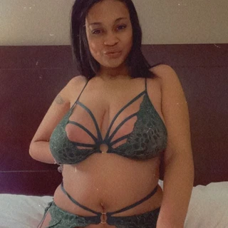Video call available 📱 Miss Shine✨