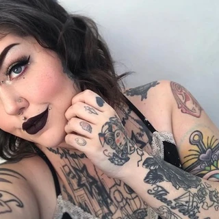 𝔐𝔦𝔰𝔱𝔯𝔢𝔰𝔰 𝔐𝔦𝔩𝔩𝔦𝔠𝔢𝔫𝔱 - 𝔉𝔦𝔫𝔡𝔬𝔪 𝔊𝔬𝔡𝔡𝔢𝔰𝔰