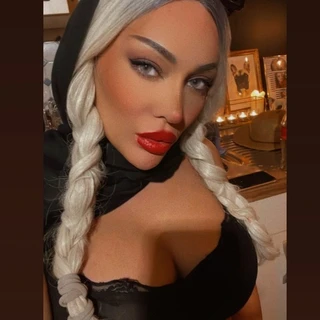 Mistress (sahibe) Roxana Rule