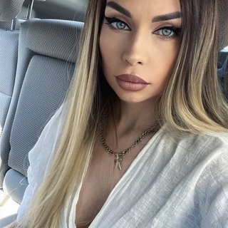Eva Mo