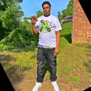 BiG Dude😌