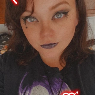 𝕸𝖔𝖑𝖑𝖞 🖤