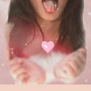 lil manila ♡ cute asian bimbo (ෆ˙ᵕ˙ෆ)