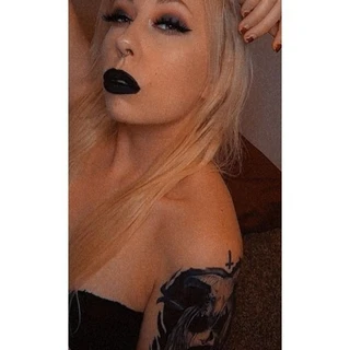 Mandie ☠