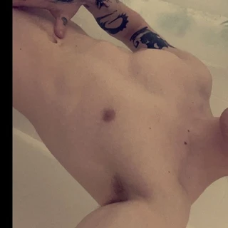 <3